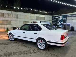 BMW 5 Series foto 18