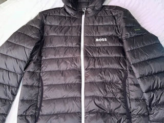 Продам фирменные куртки Hugo Boss оригинал .