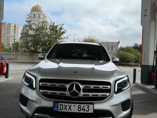 Mercedes GLB foto 1