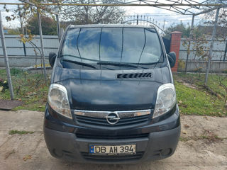 Opel Vivaro foto 2