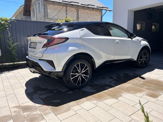 Toyota C-HR foto 4