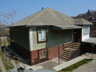 Продаем 2-х этажный каменный дом в г.Рыбница со всеми удобствами в районе сахкамня выше ж/д моста foto 1