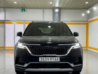 KIA Carnival foto 2