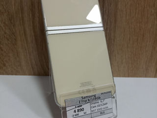 Samsung Z Flip - 8/128 Gb - 4890 lei