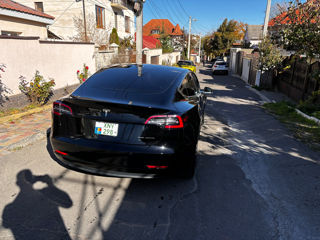 Tesla Model 3 foto 4