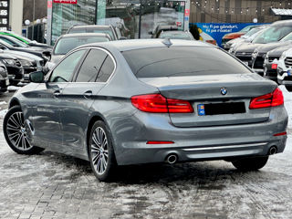 BMW 5 Series foto 3