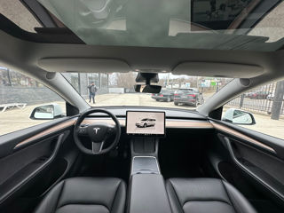 Tesla Model Y foto 9