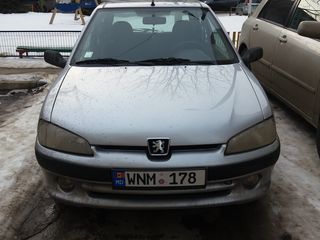 Peugeot 106 foto 1