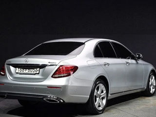 Mercedes E-Class foto 2