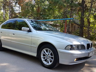 BMW 5 Series foto 1