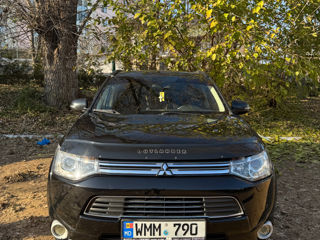 Mitsubishi Outlander foto 3