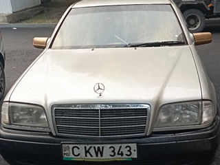 Mercedes C-Class foto 4