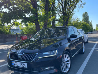 Skoda Superb foto 1