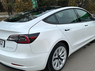 Tesla Model 3 foto 3
