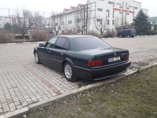 BMW 7 Series foto 3