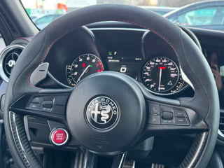 Alfa Romeo Giulia foto 11