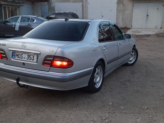 Mercedes E-Class foto 4