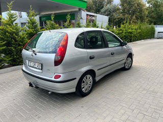 Nissan Almera Tino foto 4