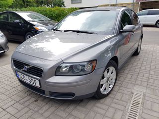 Volvo S40 foto 1