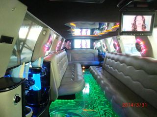 Очень красивые лимузины "Elite Limo".  Акция!!! 5 часов = 250 евро. foto 3