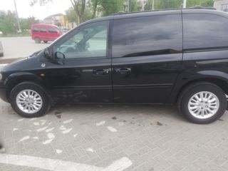 Chrysler Voyager foto 5