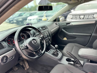 Volkswagen Jetta foto 8