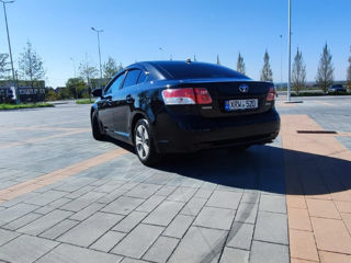 Toyota Avensis foto 2