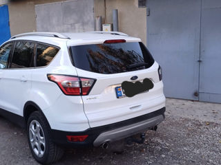 Ford Kuga foto 2