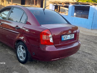 Hyundai Accent foto 4