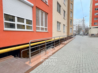 Vânzare! Comercial 154 m2! Prima linie! Ciocana, str. Ginta Latină. foto 3
