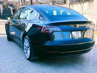 Tesla Model 3 foto 3