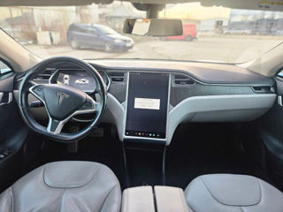 Tesla Model S foto 8