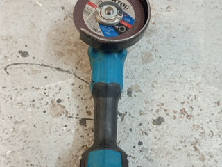 Makita DGA 513 foto 3