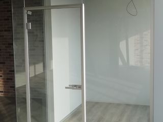 Pereți și uși din sticlă securizată / офисные перегородки и двери из безопасного стекла foto 8