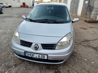 Renault Grand Scenic foto 2