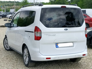 Ford Tourneo Courier foto 4