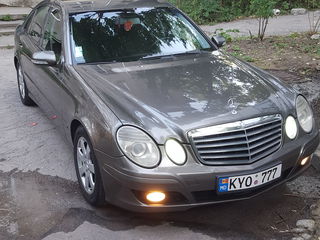 Mercedes E-Class foto 2