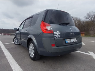 Renault Grand Scenic foto 2