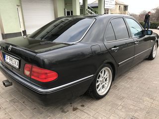 Mercedes E Class foto 6