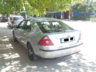 Ford Mondeo foto 2