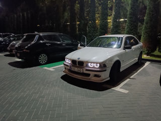 BMW 5 Series foto 4