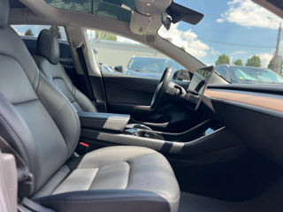 Tesla Model 3 foto 14