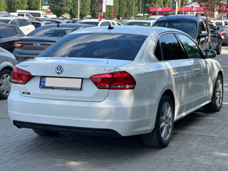 Volkswagen Passat foto 3