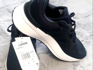 Pantofi sport marca Adidas, masura 36.5