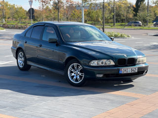 BMW 5 Series foto 2