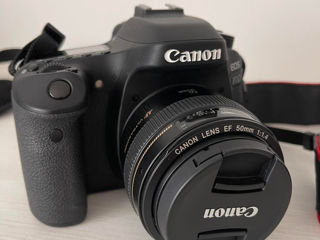 Se vinde Canan 80D și obiectiv 50mm nou.