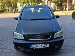 Opel Zafira foto 1