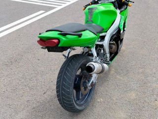 Kawasaki Zx6r foto 2