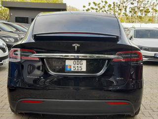 Tesla Model X foto 16