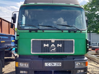 Man Man 372